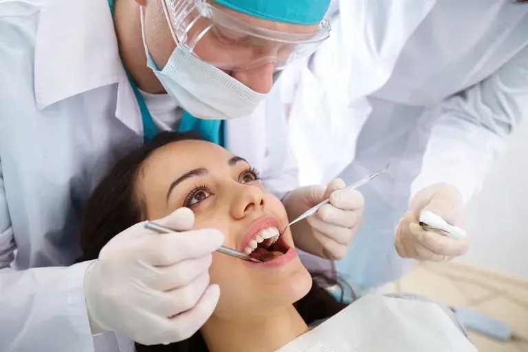 Co jest refundowane u dentysty? Sprawdź, co możesz zyskać!