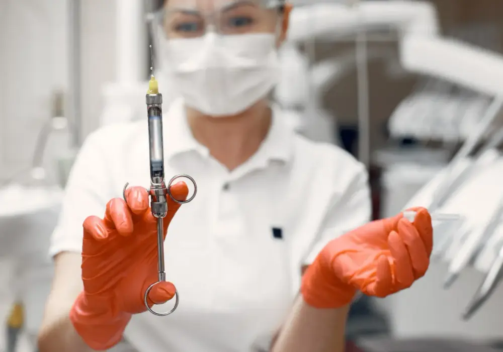 Dlaczego nie można jeść po znieczuleniu u dentysty? Uniknij bólu i uszkodzeń