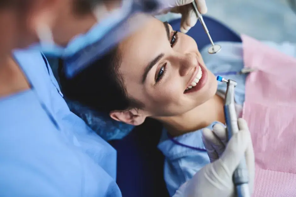Co refunduje NFZ u dentysty? Sprawdź, jakie usługi są darmowe