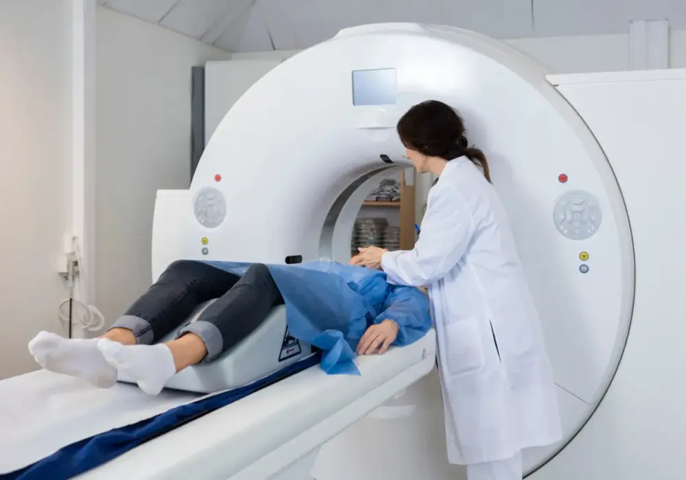 Ile się czeka na wynik tomografii głowy? Sprawdź, co wpływa na czas oczekiwania