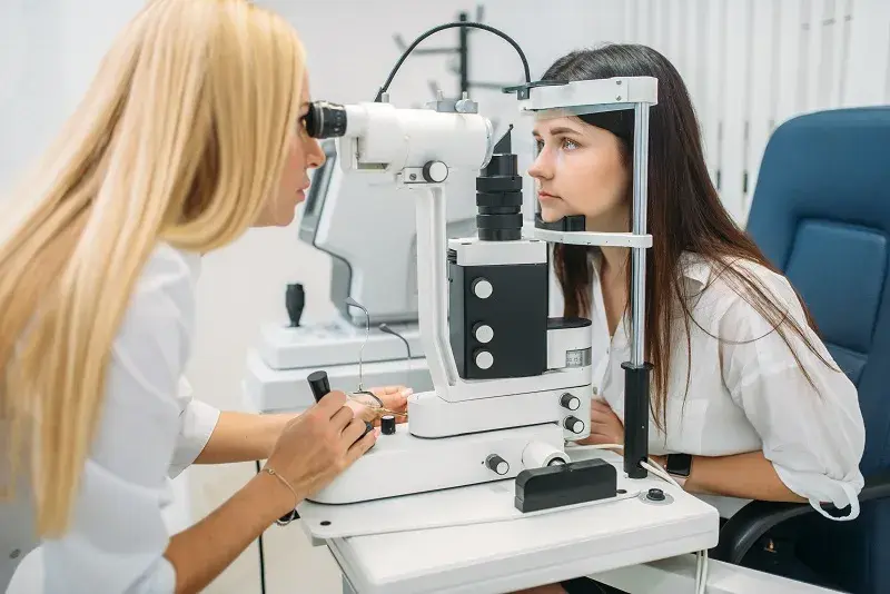 Ile trwa badanie wzroku w Vision Express? Sprawdź, co musisz wiedzieć
