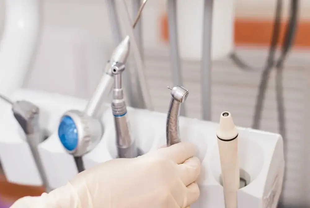 Dentysta może wystawić L4? Kiedy i na jakich zasadach