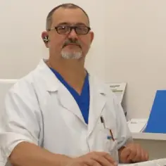 Grzybica prącia: Urolog czy dermatolog - który specjalista pomoże?