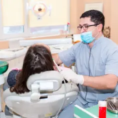 Ile kosztuje znieczulenie u dentysty prywatnie? Ceny, które zaskakują