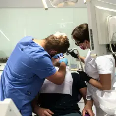 Czy prywatny dentysta może wystawić L4? Sprawdź, co musisz wiedzieć