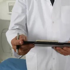 Gdzie przyjmuje urolog w Radomiu? Sprawdź najlepsze miejsca i lekarzy