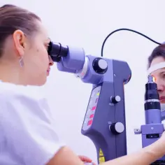 Jak wygląda badanie na jaskrę? Poznaj kluczowe etapy diagnostyki