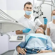 Dentysta który przyjmuje w sobotę - znajdź pomoc w nagłej potrzebie