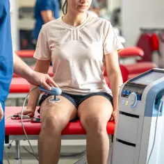 Co to jest fizjoterapeuta i jakie korzyści przynosi rehabilitacja?