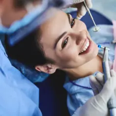 Co refunduje NFZ u dentysty? Sprawdź, jakie usługi są darmowe