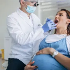 Jakie znieczulenie u dentysty w ciąży jest bezpieczne dla matki i dziecka?