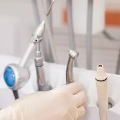 Dentysta może wystawić L4? Kiedy i na jakich zasadach