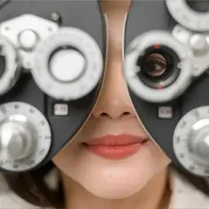 Kto lepiej dobierze okulary: okulista czy optometrysta? Oto prawda