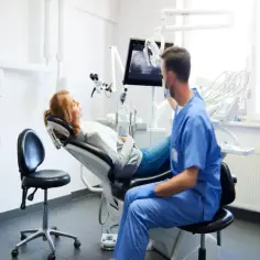 Czy dentysta to lekarz? Zrozum jego kwalifikacje i status zawodowy