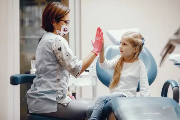 Jak przekonać dziecko do dentysty bez stresu i lęku?